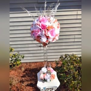 Vibrant Pink & Peach Cathedral Wedding Table Centerpiece